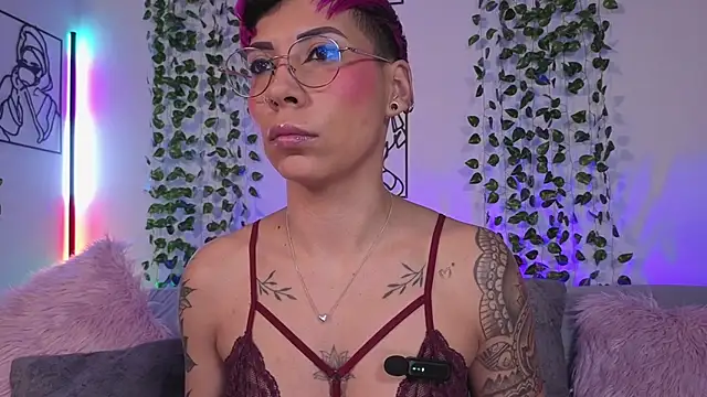 MiaMorgan  online show from March 12, 1:17 pm