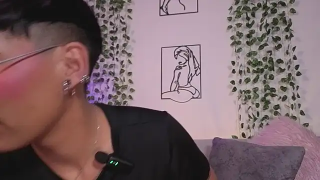 MiaMorgan  online show from May 5, 3:31 pm