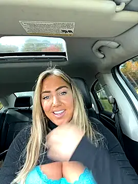 Snapshot of sunshinekisses chatting on October 20, 4:40 pm sunshinekisses online show from October 20, 4:40 pm