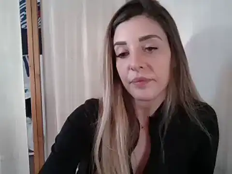 Snapshot of MissBella131 chatting on December 27, 2:43 pm MissBella131 online show from December 27, 2:43 pm