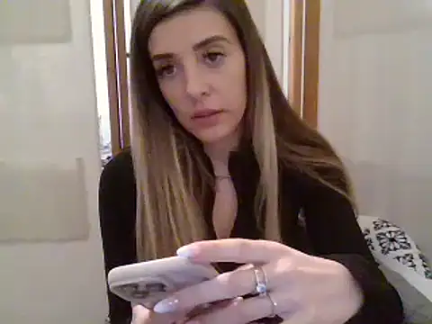 Snapshot of MissBella131 chatting on January 27, 6:41 pm MissBella131 online show from January 27, 6:41 pm