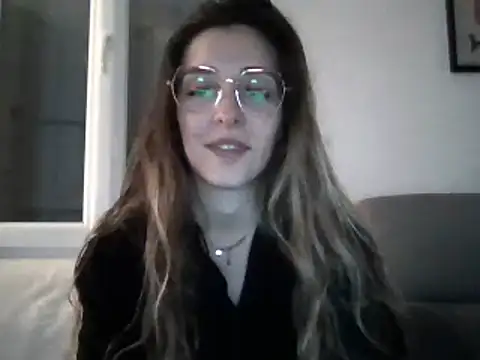 Snapshot of MissBella131 chatting on February 1, 6:19 pm MissBella131 online show from February 1, 6:19 pm