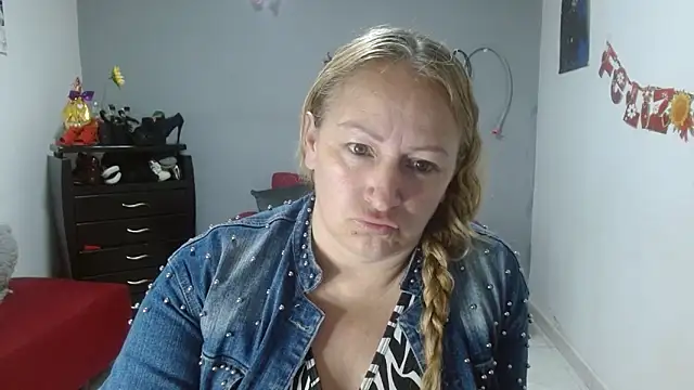 emperabigbootybigass online show from March 8, 12:09 pm