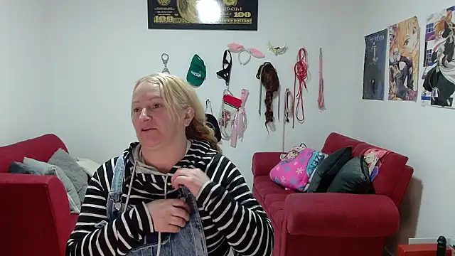 emperabigbootybigass online show from January 9, 12:19 pm