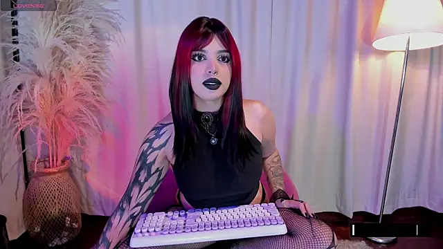 Manu Velez online show from March 11, 7:03 am