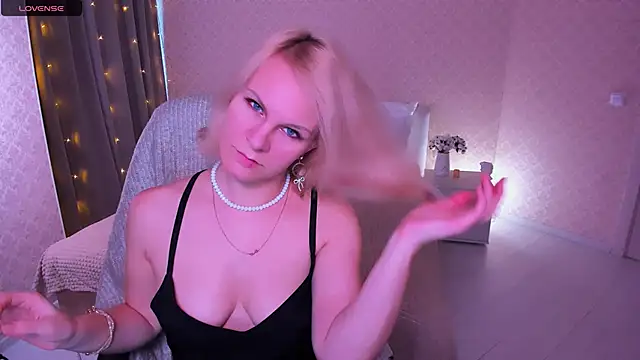 Louisa Bay online show from January 24, 7:51 am