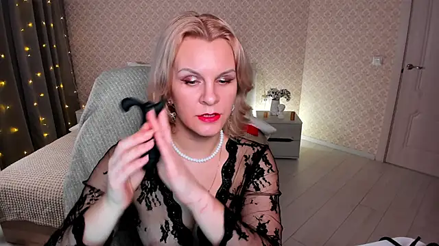 Louisa Bay online show from March 4, 5:13 pm