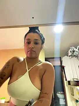 Snapshot of KatalinnaBrown chatting on December 5, 4:03 pm KatalinnaBrown online show from December 5, 4:03 pm