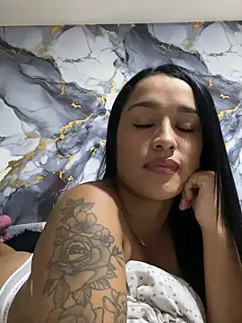 Snapshot of KatalinnaBrown chatting on February 4, 11:27 am KatalinnaBrown online show from February 4, 11:27 am