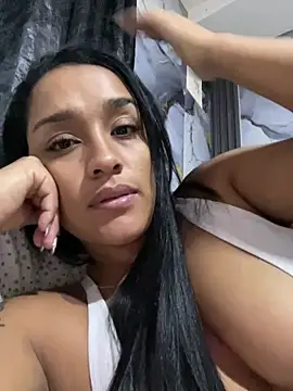 Snapshot of KatalinnaBrown chatting on February 5, 11:04 am KatalinnaBrown online show from February 5, 11:04 am