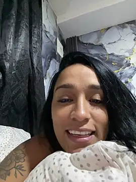 Snapshot of KatalinnaBrown chatting on February 16, 11:28 am KatalinnaBrown online show from February 16, 11:28 am