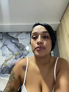 Snapshot of KatalinnaBrown chatting on February 20, 11:22 am KatalinnaBrown online show from February 20, 11:22 am