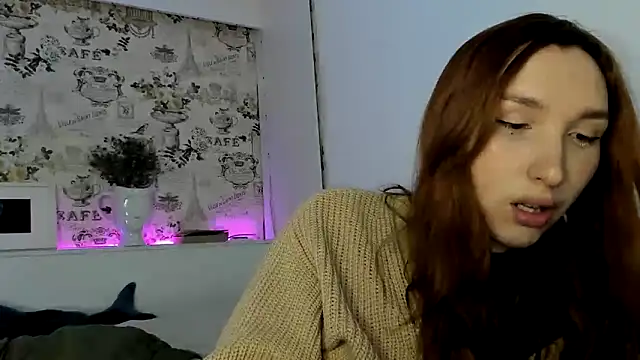 LisaIcon online show from February 8, 6:12 am