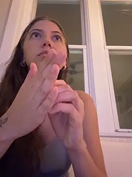 emilycoco online show from June 14, 5:53 am