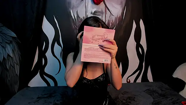 Snapshot of Kylie-fox chatting on November 20, 12:55 am Kylie-fox online show from November 20, 12:55 am