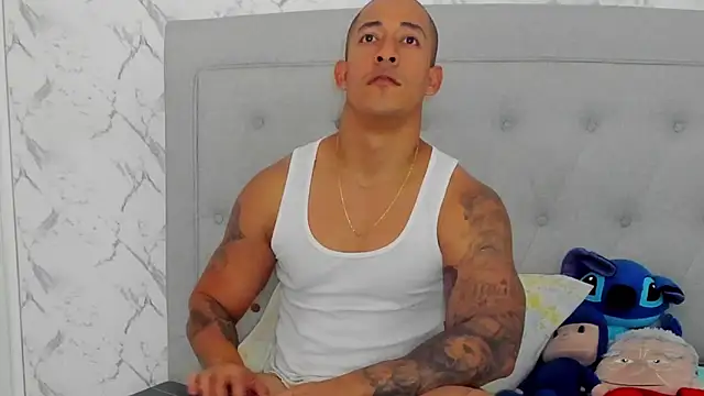 luigiferrara online show from March 8, 6:34 pm