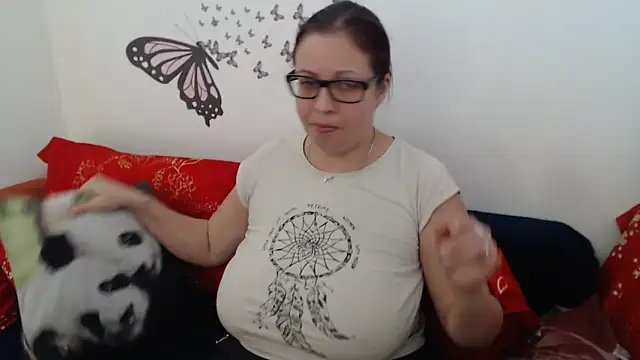 LadyHellene online show from March 6, 10:20 am