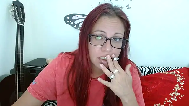 Snapshot of LadyHellene chatting on June 10, 5:28 am LadyHellene online show from June 10, 5:28 am