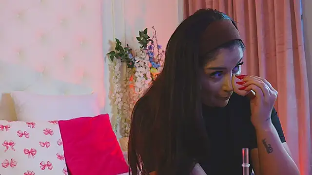 Amberseyes online show from March 26, 9:37 am