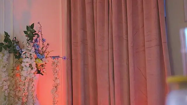 Amberseyes online show from March 30, 11:00 am