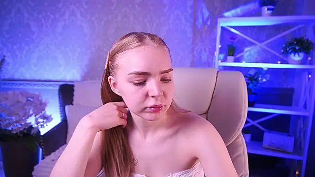 EmilySunshineS online show from March 27, 7:14 am