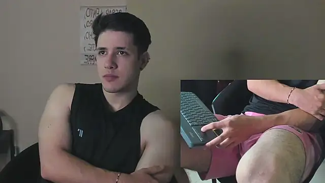 Snapshot of Adan_rivas_ chatting on June 14, 3:36 pm Adan rivas online show from June 14, 3:36 pm