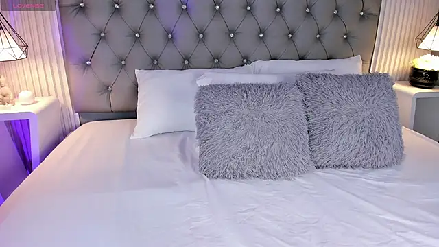 VioletthaRous online show from March 5, 10:39 pm