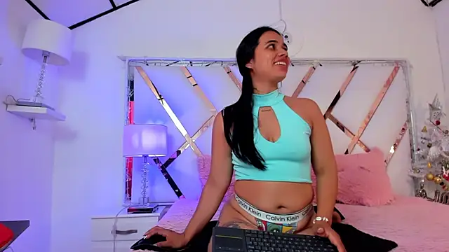 Snapshot of naughty__sara chatting on December 30, 6:27 pm naughty  sara online show from December 30, 6:27 pm