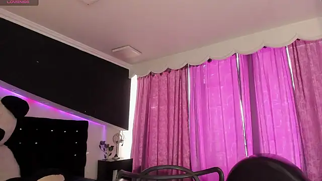 Coral Gibson online show from February 7, 1:26 pm