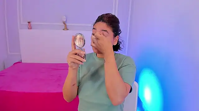 Snapshot of ScarlettWet9 chatting on January 14, 4:04 am ScarlettWet9 online show from January 14, 4:04 am