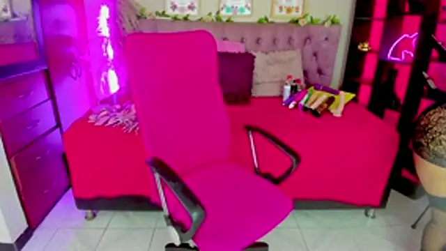 Snapshot of _Pamela_ebony chatting on June 3, 8:03 pm Pamela ebony online show from June 3, 8:03 pm