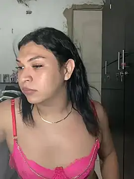 miavalentinaaa online show from August 6, 4:47 am