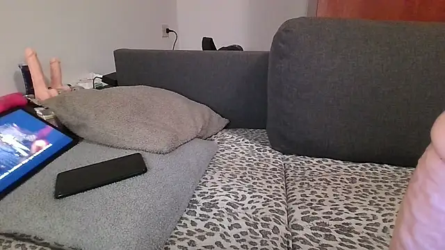 Snapshot of KarolinaReaper chatting on December 15, 5:31 pm KarolinaReaper online show from December 15, 5:31 pm