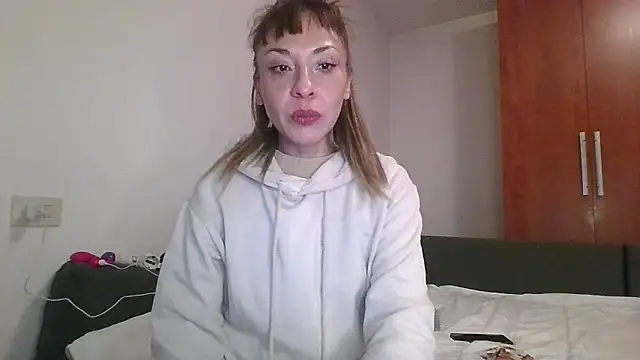 Snapshot of KarolinaReaper chatting on December 30, 3:02 pm KarolinaReaper online show from December 30, 3:02 pm