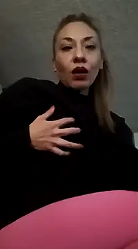 Snapshot of KarolinaReaper chatting on January 2, 8:17 am KarolinaReaper online show from January 2, 8:17 am