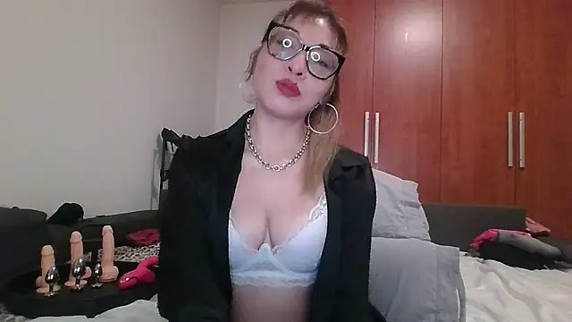 Snapshot of KarolinaReaper chatting on February 7, 7:17 pm KarolinaReaper online show from February 7, 7:17 pm