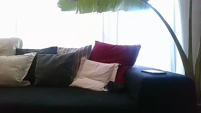 Snapshot of KarolinaReaper chatting on February 14, 4:09 pm KarolinaReaper online show from February 14, 4:09 pm