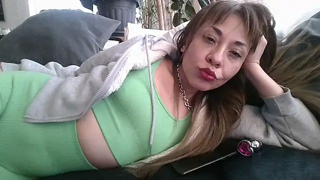 Snapshot of KarolinaReaper chatting on February 17, 2:15 pm KarolinaReaper online show from February 17, 2:15 pm