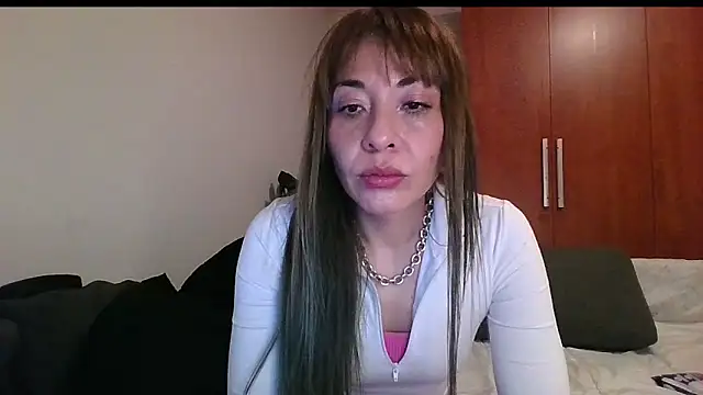 Snapshot of KarolinaReaper chatting on March 8, 5:33 pm KarolinaReaper online show from March 8, 5:33 pm
