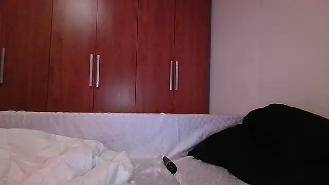 Snapshot of KarolinaReaper chatting on October 17, 9:34 am KarolinaReaper online show from October 17, 9:34 am