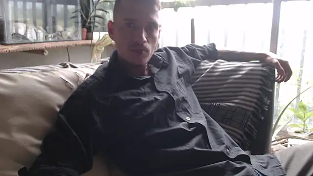 roystonee01 online show from February 23, 5:54 pm