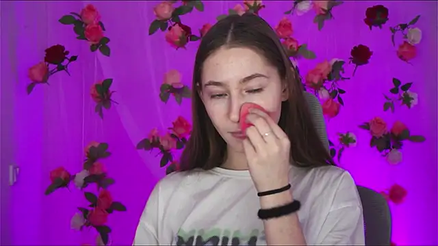 fuunnybunny online show from December 18, 10:19 am