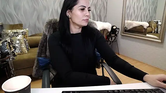 Sara Poison online show from February 2, 3:27 am