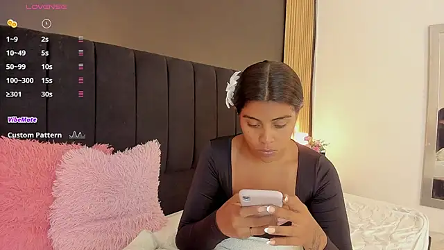 Snapshot of sweetsofia18 chatting on July 17, 11:42 pm sweetsofia18 online show from July 17, 11:42 pm