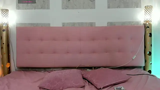 Celestial Queen  online show from January 11, 7:30 pm