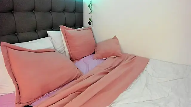 charlotte james0 online show from February 24, 1:35 am