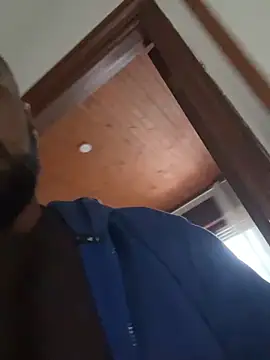 Dikkiduohottt online show from March 7, 3:42 pm