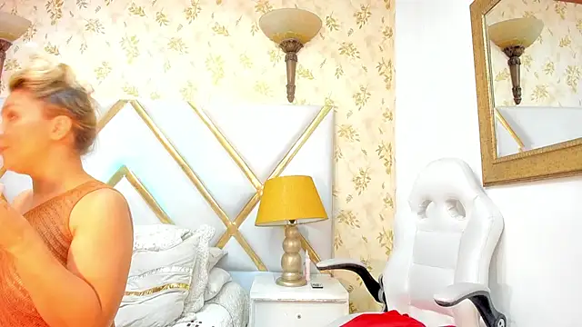 Snapshot of MalorySweet chatting on December 19, 3:30 pm MalorySweet online show from December 19, 3:30 pm