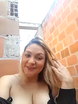 Snapshot of MalorySweet chatting on December 25, 2:23 pm MalorySweet online show from December 25, 2:23 pm