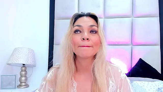 Snapshot of MalorySweet chatting on December 29, 12:23 pm MalorySweet online show from December 29, 12:23 pm